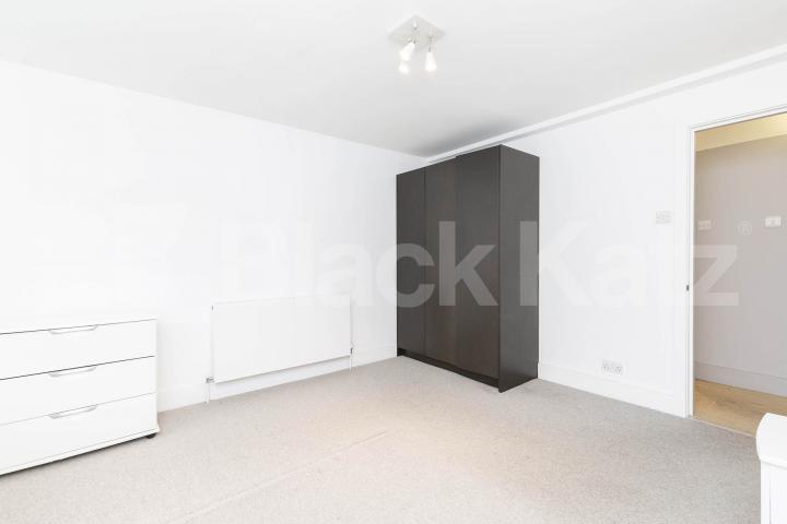 modern and bright 1 bedroom within a office conversion with a private terrace Berry Street, Clerkenwell